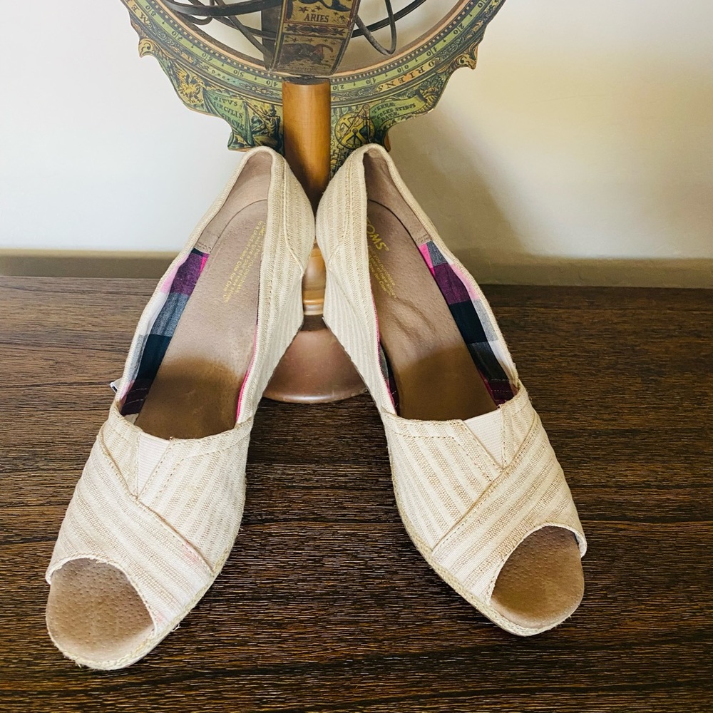 Toms peep toe wedge sandals
